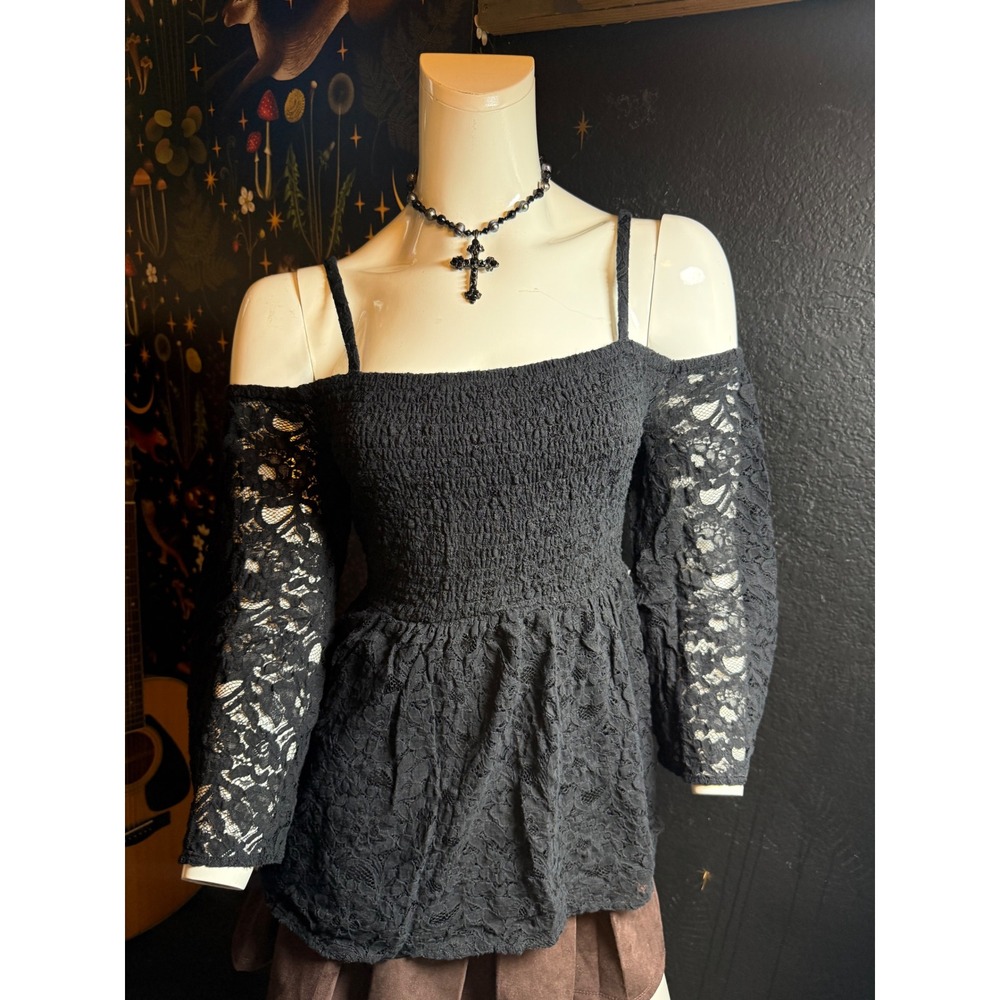 Torrid Black Lace Cold Shoulder Smocked Peplum Top Size 1 Gothic Romantic